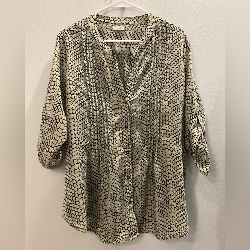 Antilia Femme blouse with pleated front. Size L